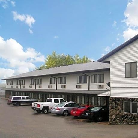 Harlan Inn and Suites
