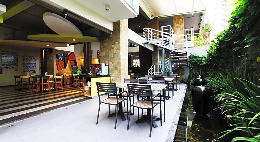 Maxonehotels At Bukit Jimbaran