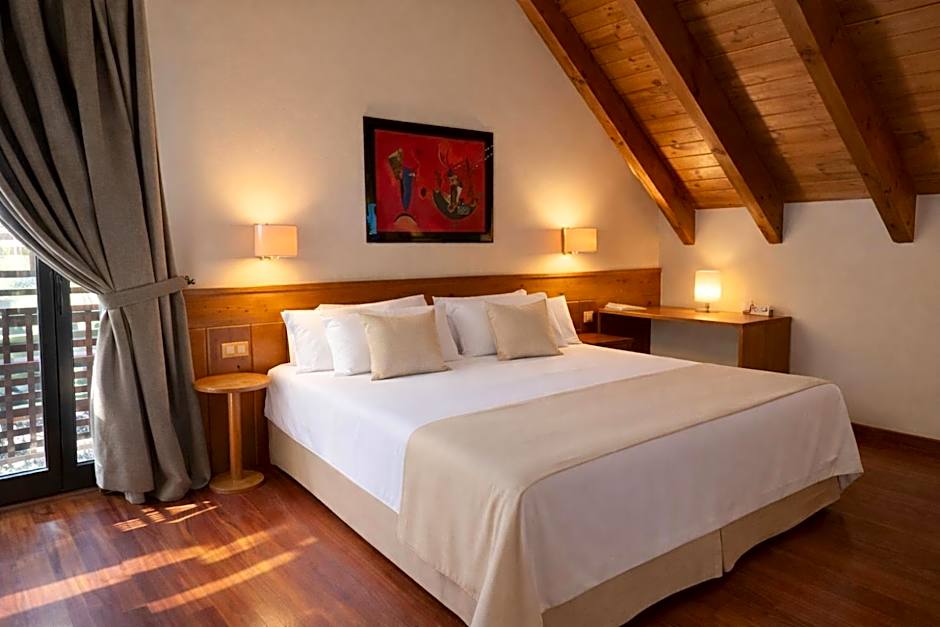 Photo 1 of 4 of Double Room