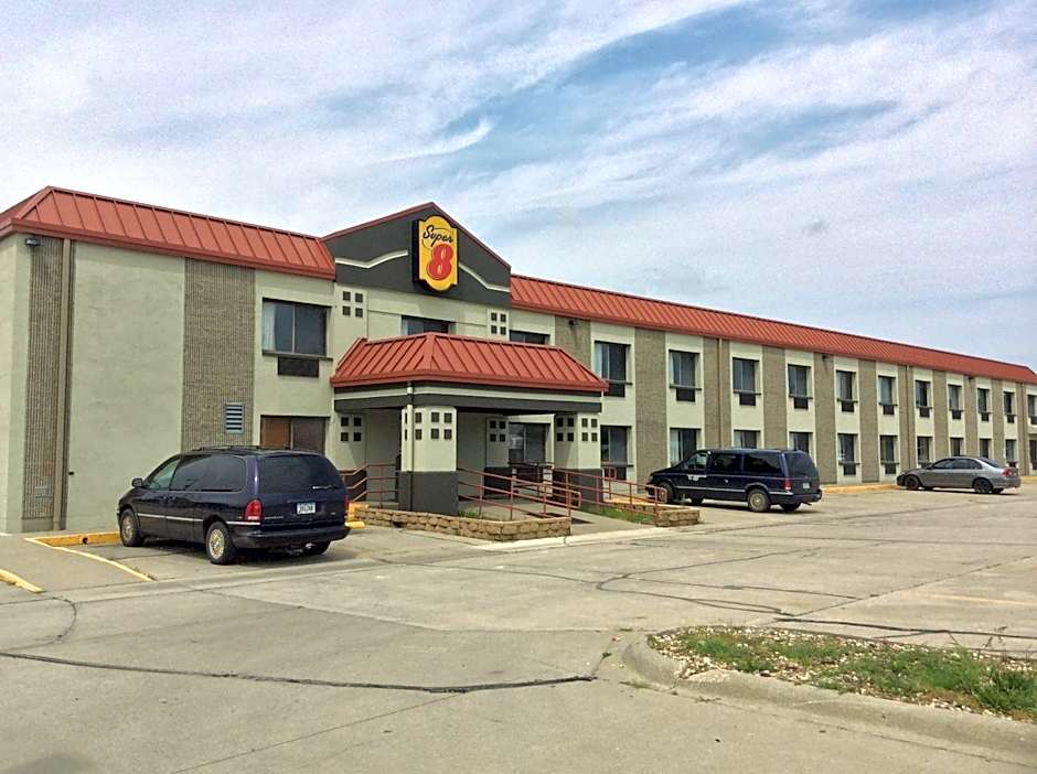 Super 8 by Wyndham Marshalltown