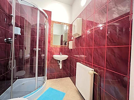 Quadruple Room with Private Bathroom