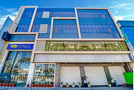 FabHotel Meera Palace