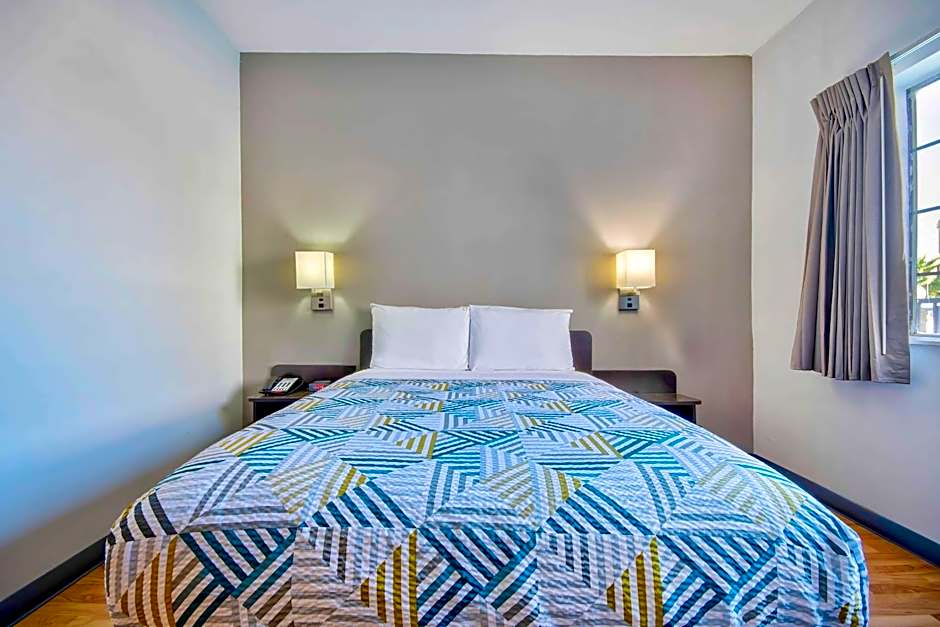 Studio 6-Port Arthur, TX - SE