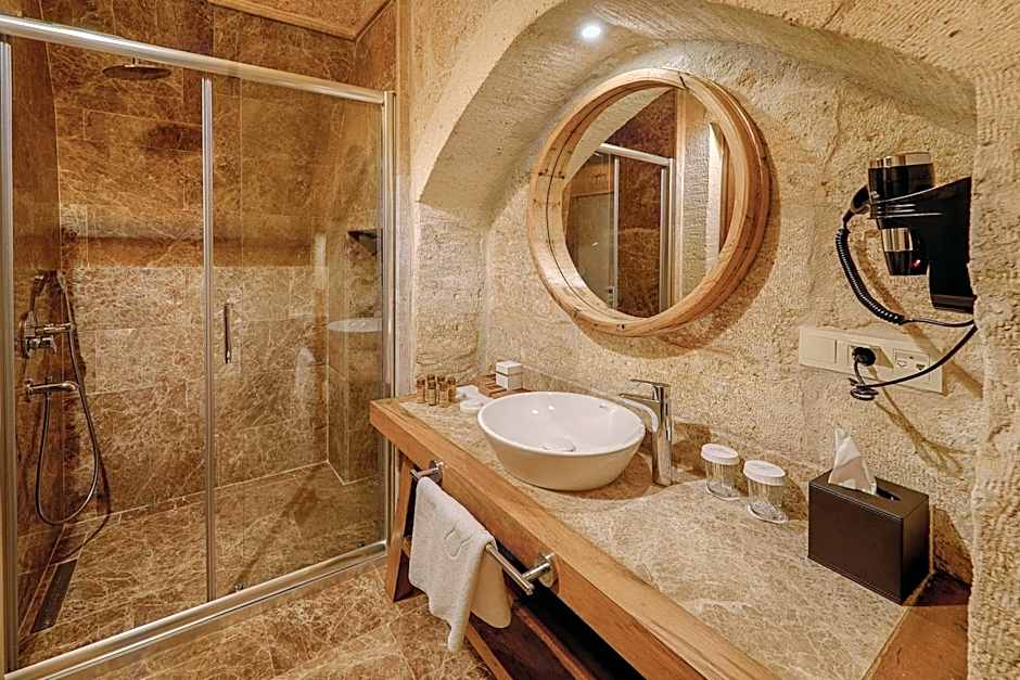 Solem Cave Suites