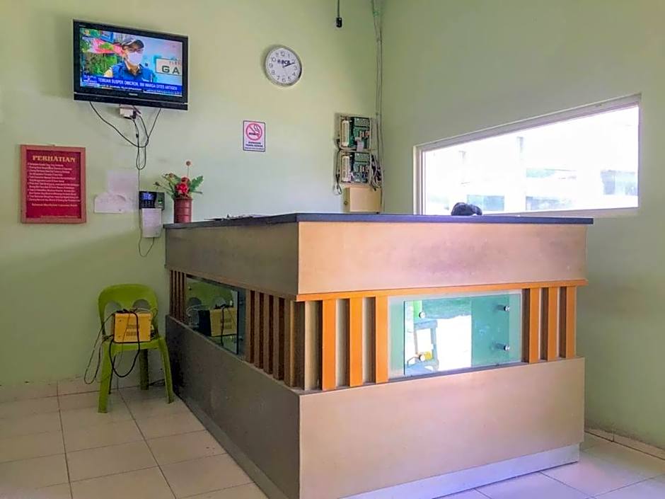 Urbanview Hotel Platinum Parepare