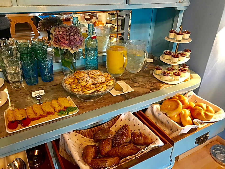 VILLA OXA - Boutique Design Hotel