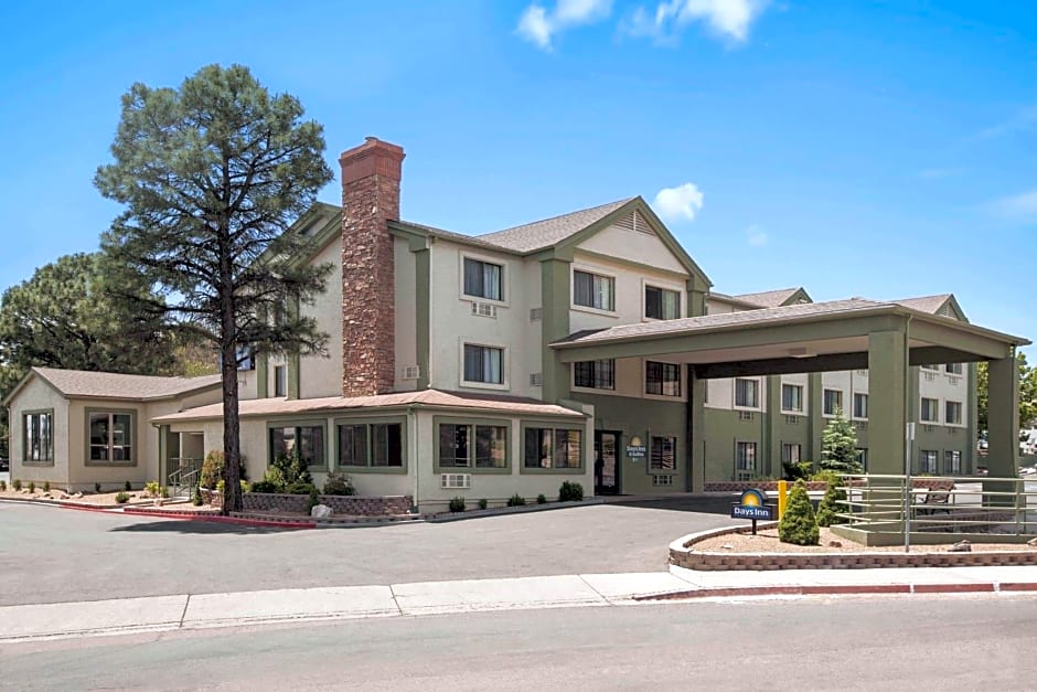 Days Inn & Suites by Wyndham East Flagstaff