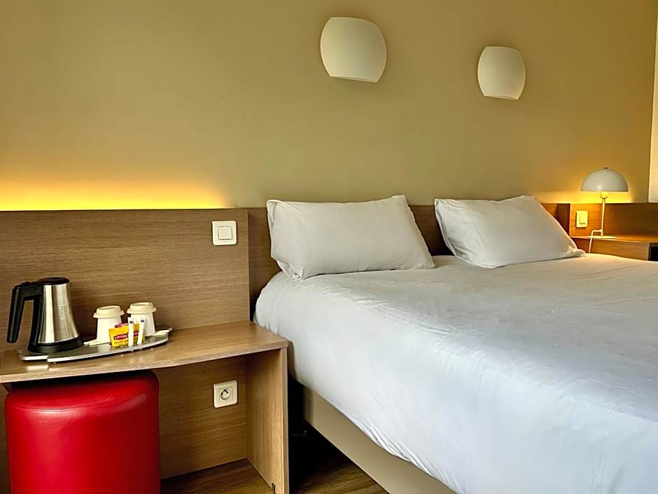 CAMPANILE PARIS 12 - Bercy Village