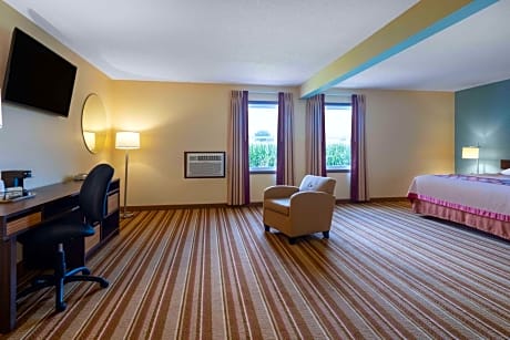 King Studio Suite - Non-Smoking