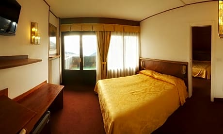 Two Interconnecting Double Rooms