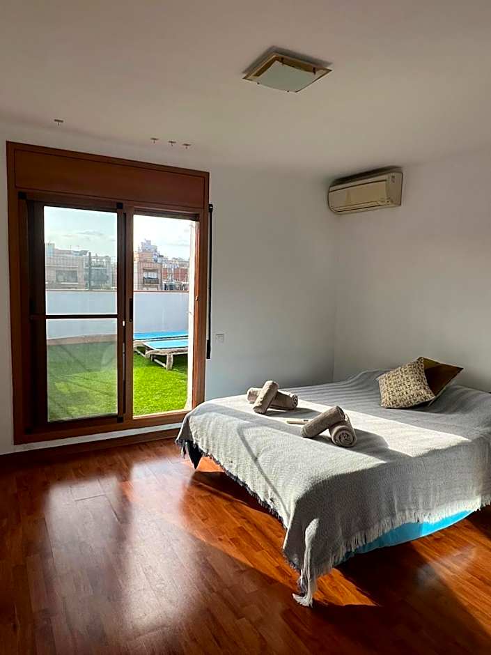 Private Double Room in a Shared Penthouse with Patios