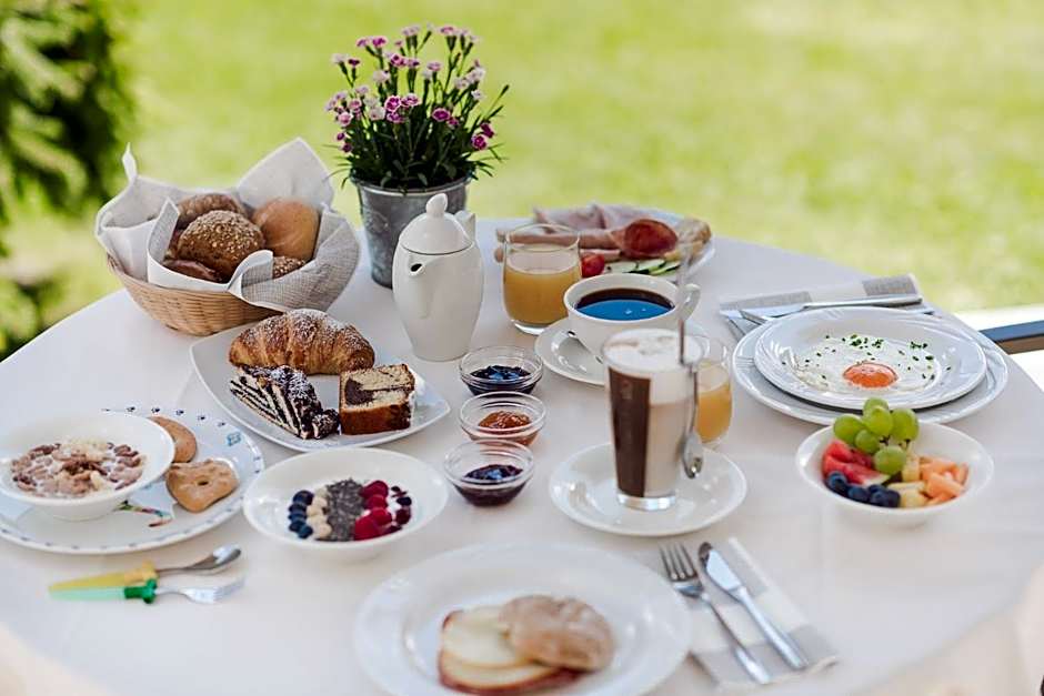 Heidi & Edith Family Aparthotel