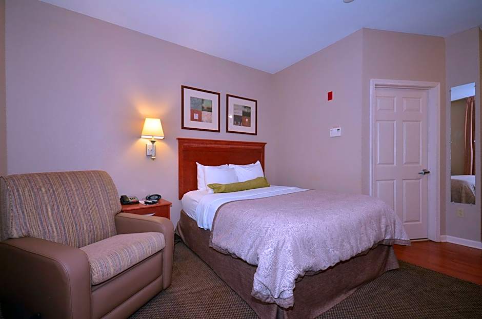 Candlewood Suites Clarksville By IHG