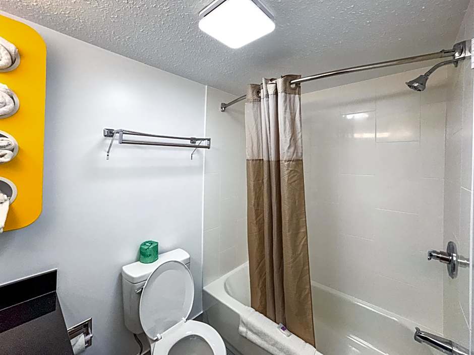 Motel 6-New Stanton, PA