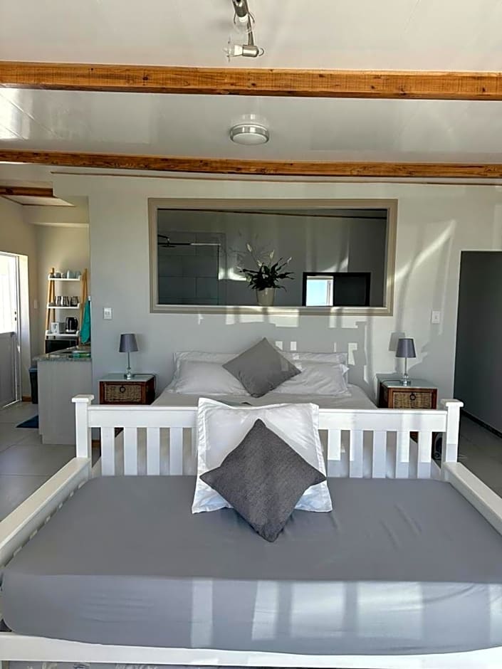 Blue Bay Studio Bayview