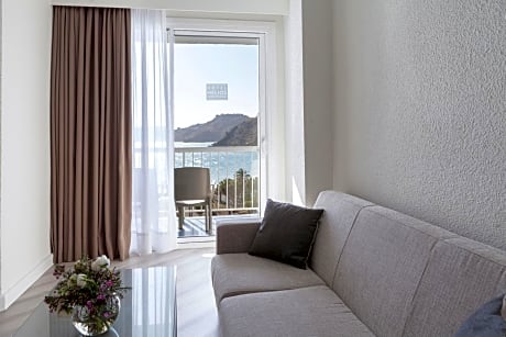 Standard Twin Room with Side Sea View