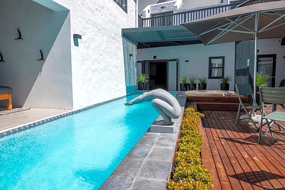 Abalone Hotel & Villas