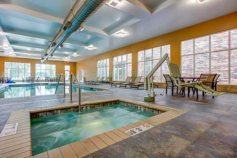 Holiday Inn & Suites Lafayette North by IHG