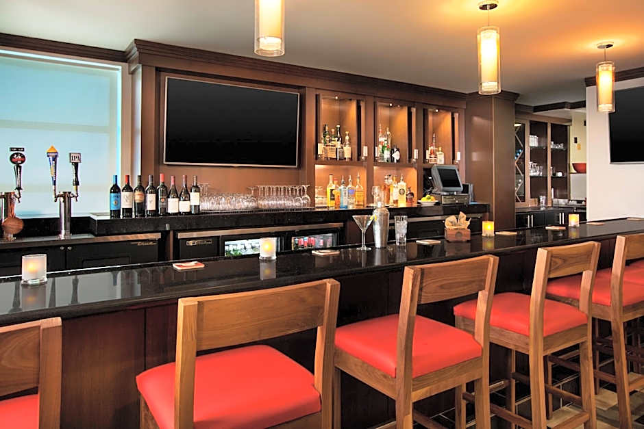 Four Points By Sheraton Hotel & Suites San Francisco Airport