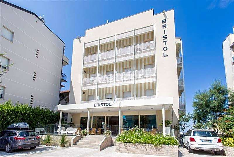 Hotel Bristol