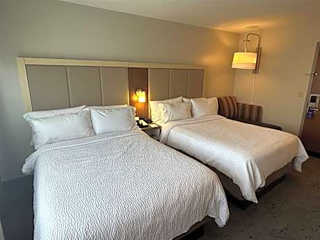 Two Double Beds Non Smoking