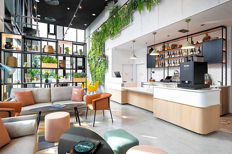 Staycity Aparthotels Paris La Defense