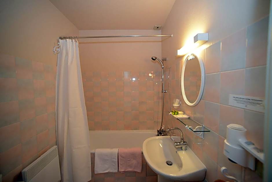 Logis Hôtel Restaurant Manoir De L'Acherie