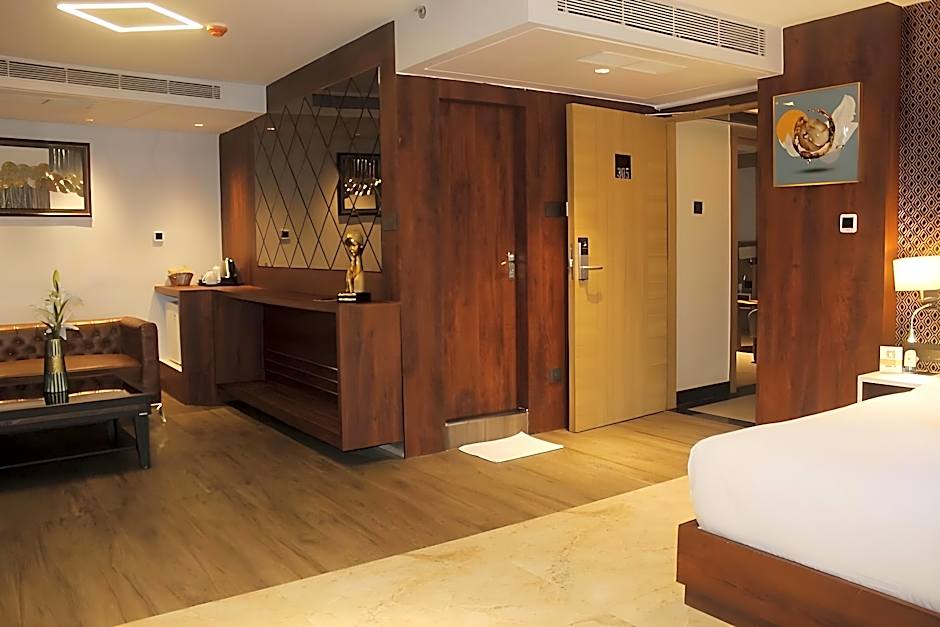 LUXUS INN DHANBAD