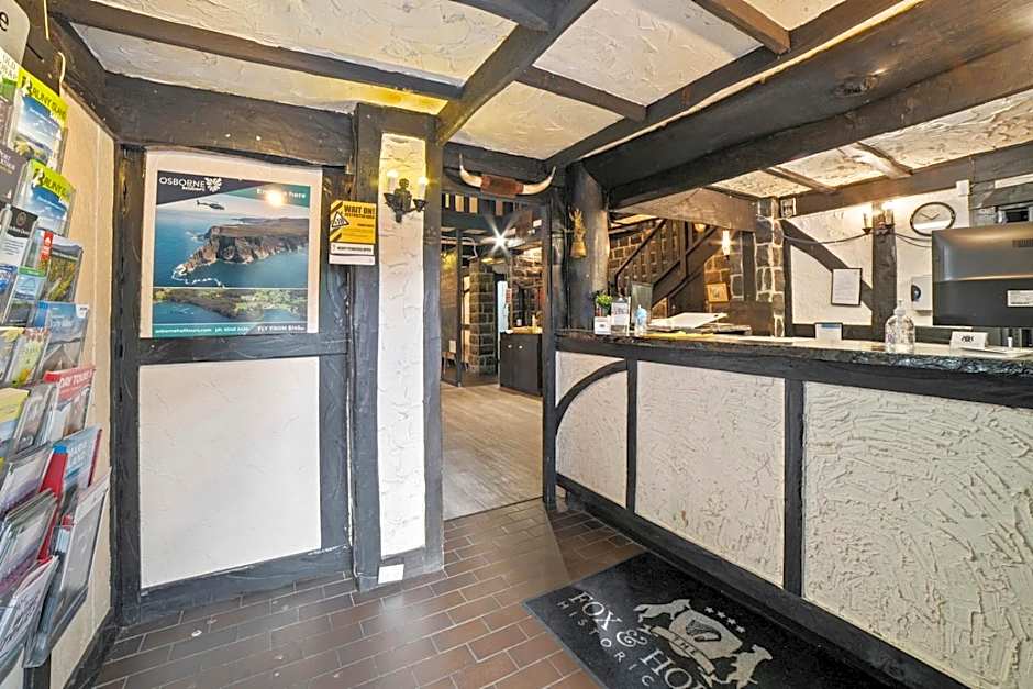 The Fox and Hounds Historic Hotel