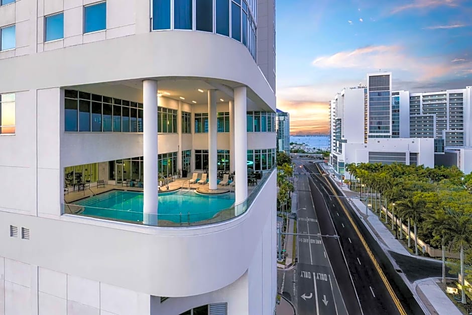 Embassy Suites By Hilton Sarasota