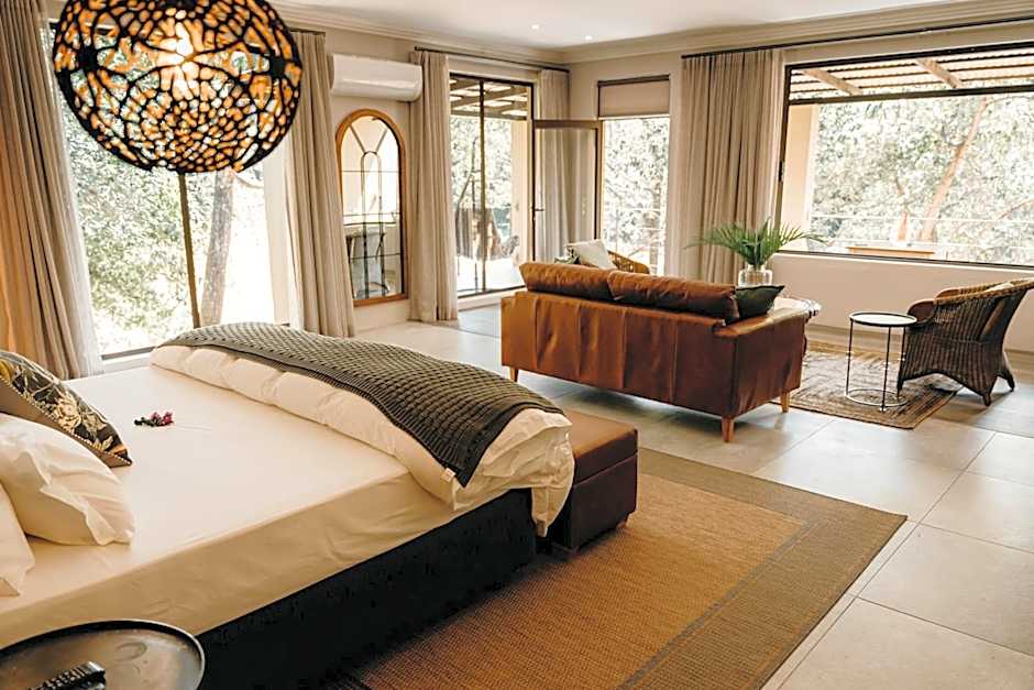 Bambuu Lakeside Lodge