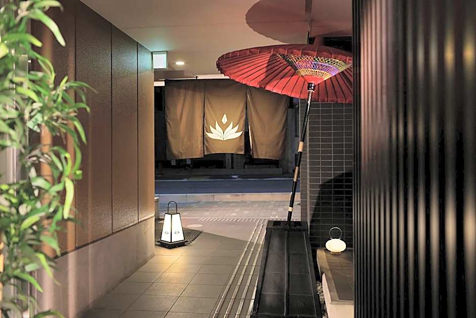 Marutamachi Crystal Hotel