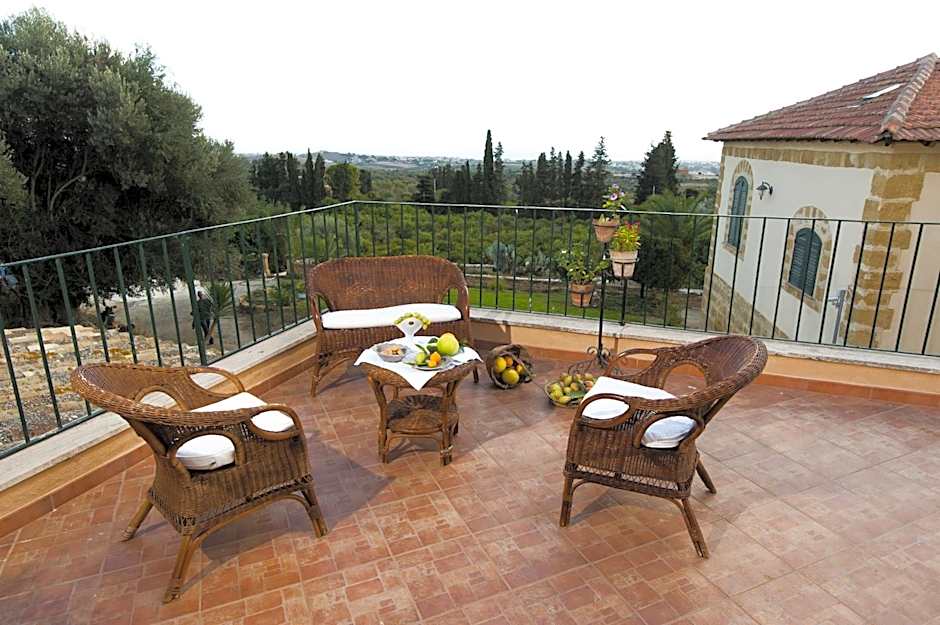 Villa La Lumia B&B Suites & Apartments