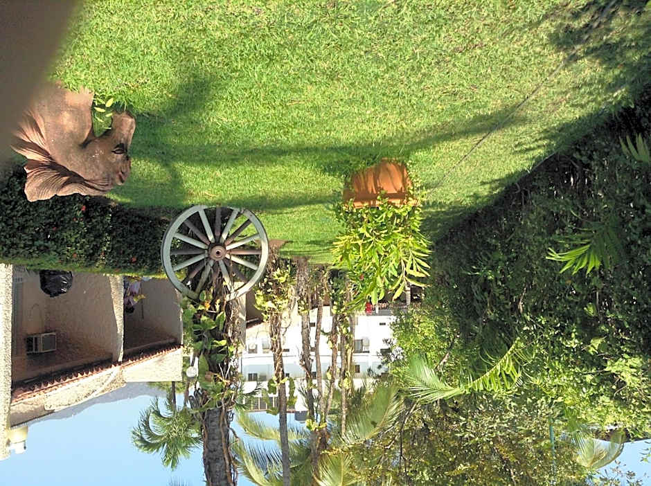 Sands Acapulco Hotel & Bungalows