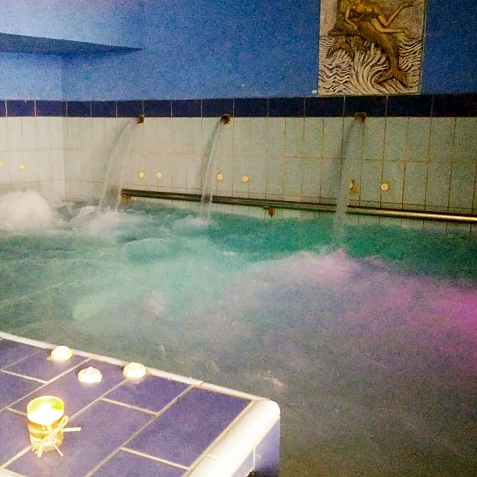 9 Queens Spa Hotel