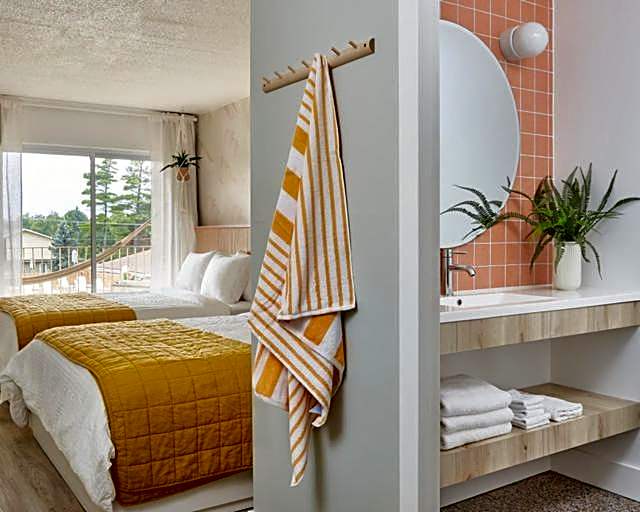 The June Motel, Sauble Beach