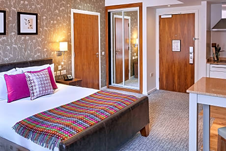 Studio Queen Size Bed