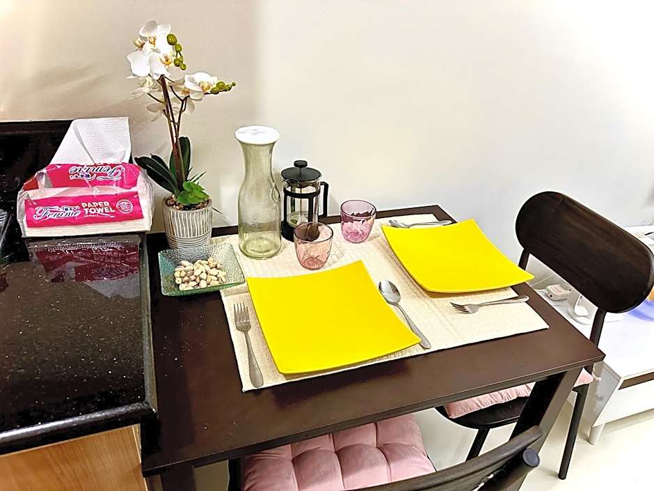 High Rise Condominium with Balcony, Pool, Skygarden, Grand lobby and Working Lounge 28F