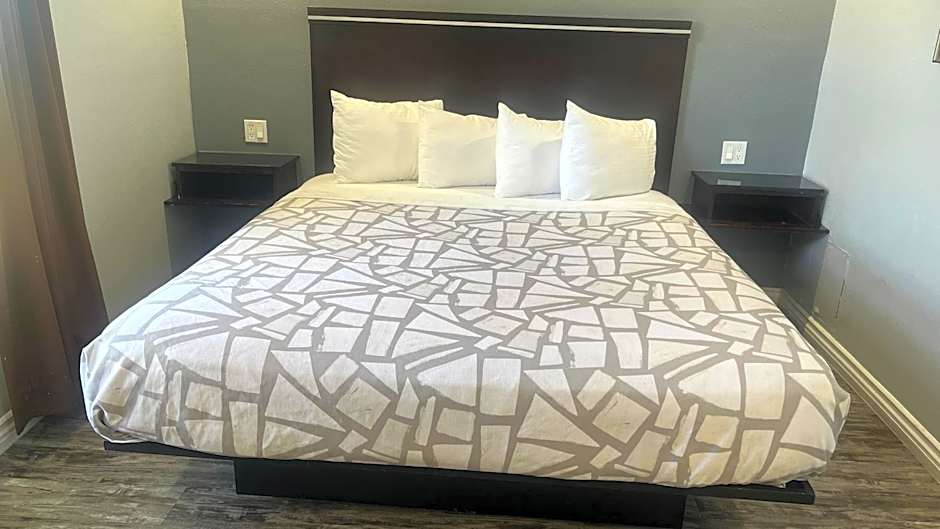 Laguna Inn and Suites