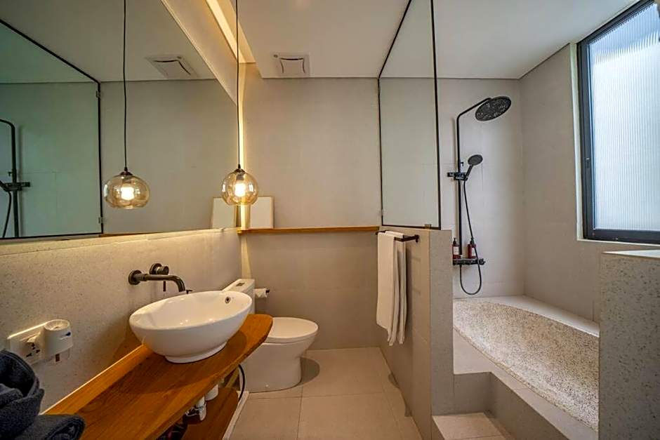 Brandnew tropical 3BR Villa with pool in Seminyak
