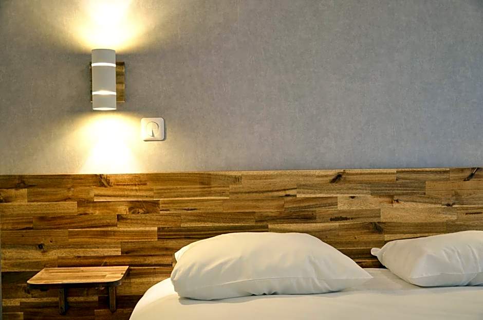 Hôtel De La Perdrix Rouge