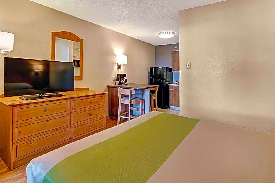 Studio 6-Arlington, TX - South - Dallas