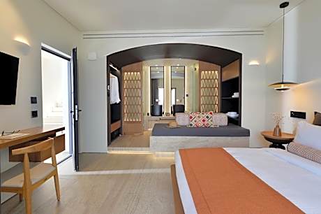 Deluxe Suite with Outdoor Hot Tub