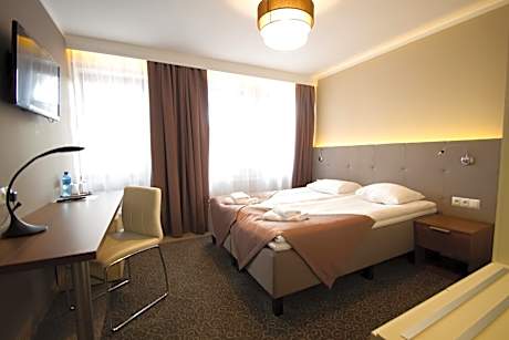 Superior Twin Room with City View