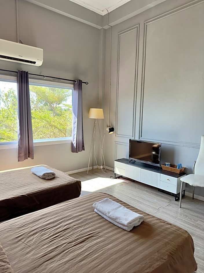 You Empire Hostel & Bar