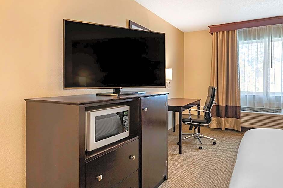 Comfort Inn & Suites Paw Paw