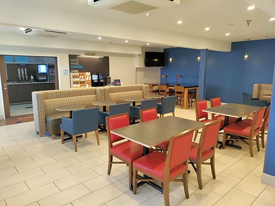 Holiday Inn Express Newberg - Wine Country by IHG