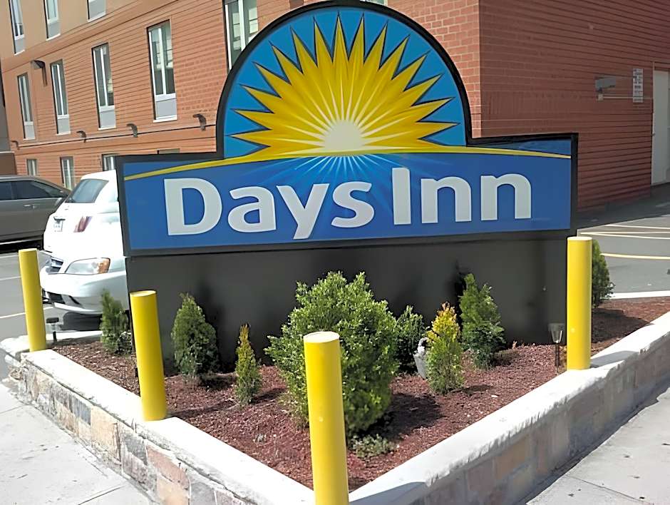 Days Inn by Wyndham Long Island City