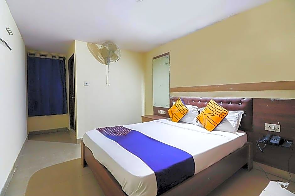 OYO 9016 Charu Comforts