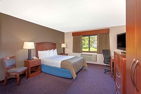Queen Room - Mobility Access/Non-Smoking